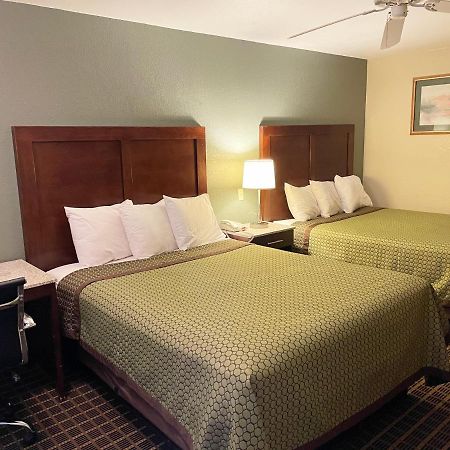 Great Western Inn & Suites 칼스배드 외부 사진