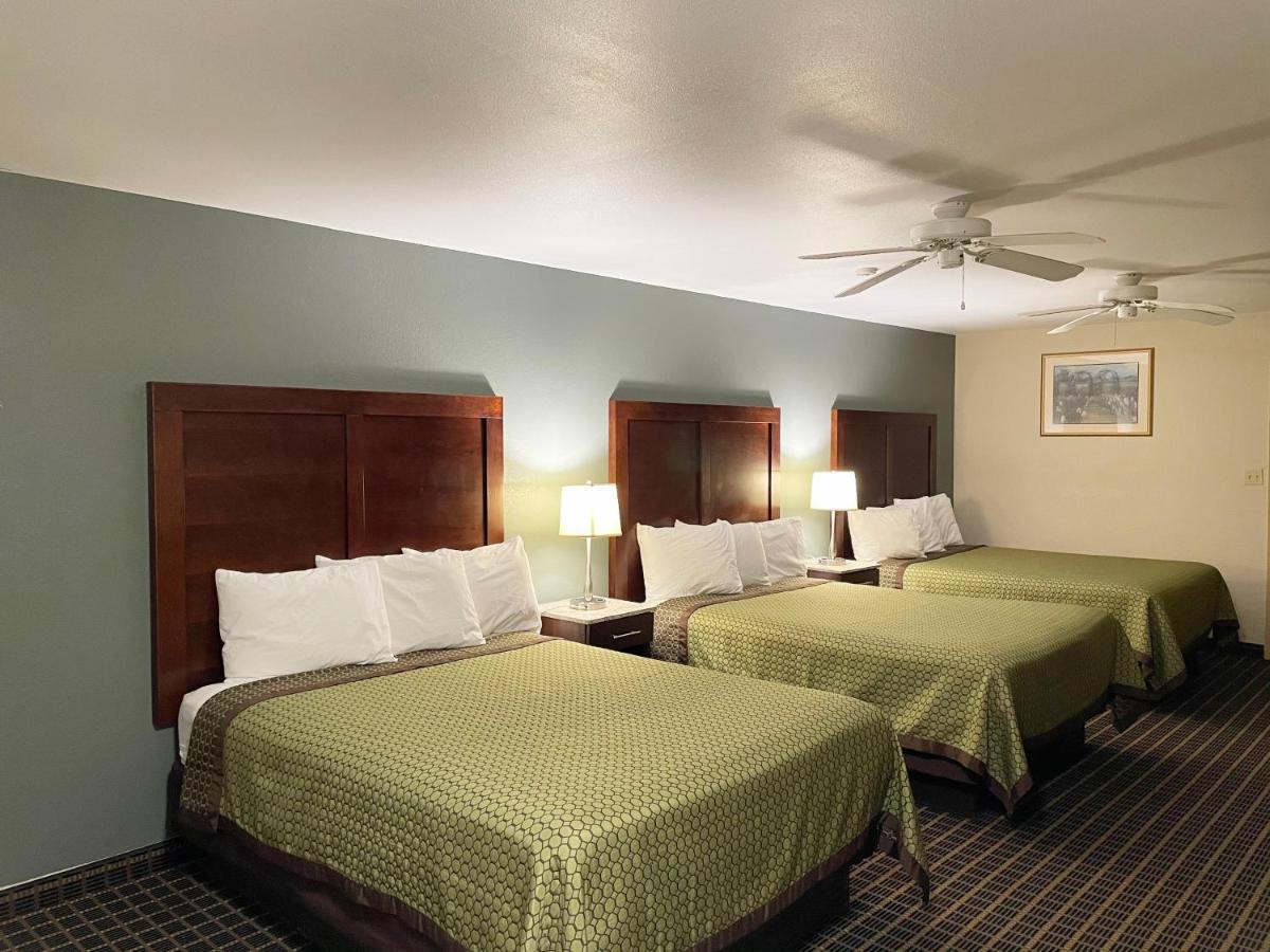 Great Western Inn & Suites 칼스배드 외부 사진