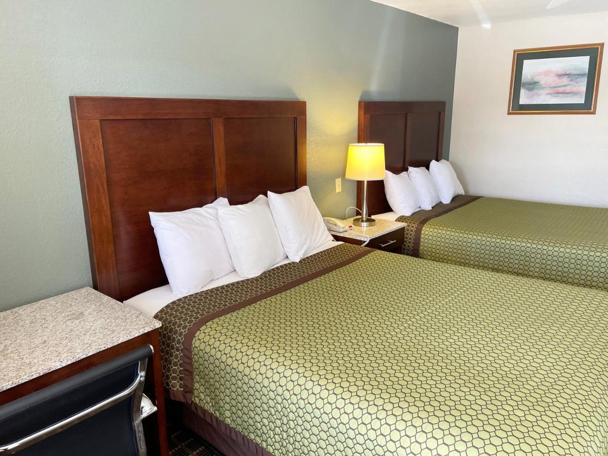 Great Western Inn & Suites 칼스배드 외부 사진
