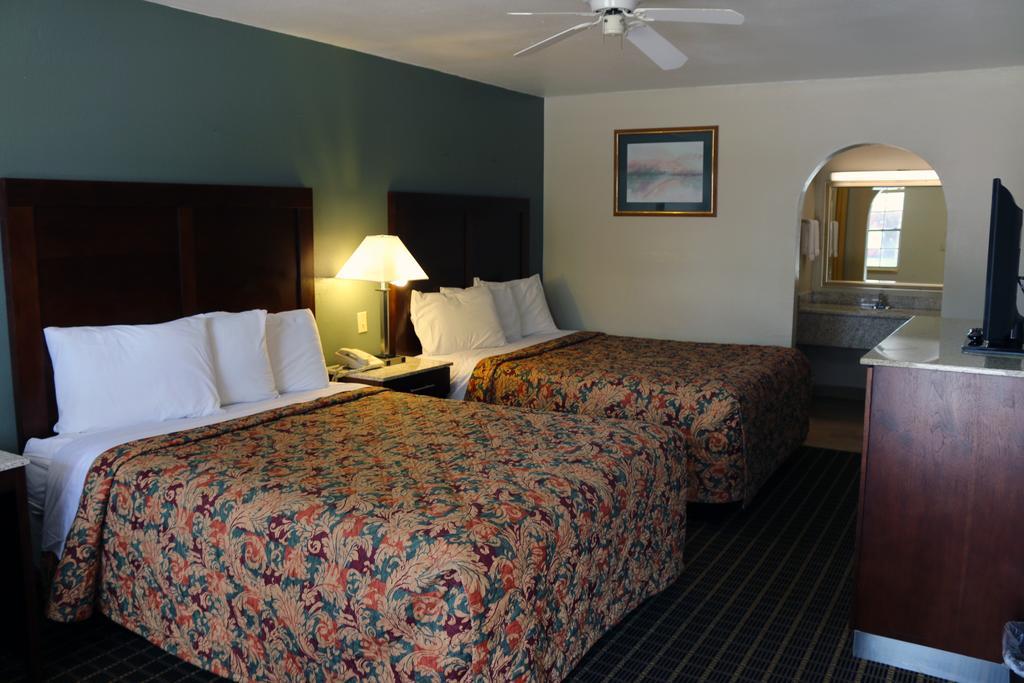 Great Western Inn & Suites 칼스배드 외부 사진