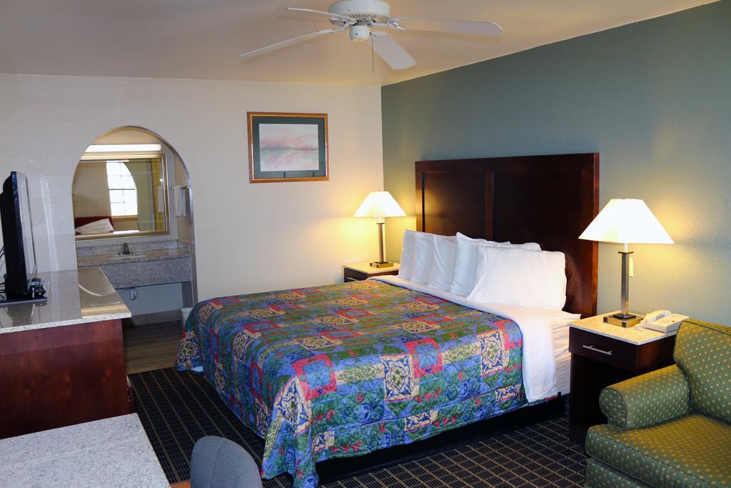 Great Western Inn & Suites 칼스배드 외부 사진